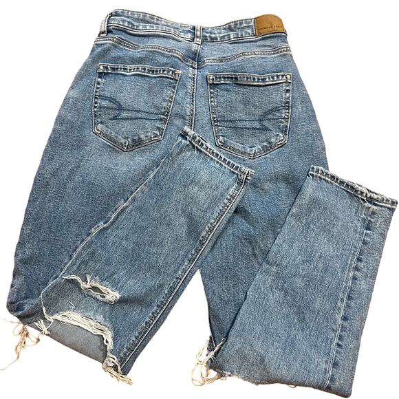 American Eagle Mom Jean size 2 Short Distressed Cropped High Rise Denim Casual - Picture 4 of 8